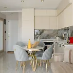Apartmán Qoople Legend B - Premium Steps From The Sea Alanya