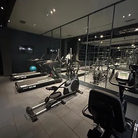 Qoople Legend B - Premium Steps From The Sea Apartmán *