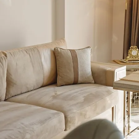 Qoople Legend B - Premium Steps From The Sea Apartmán *