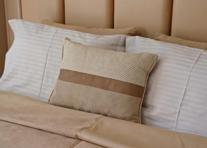 Qoople Legend B - Premium Steps From The Sea *